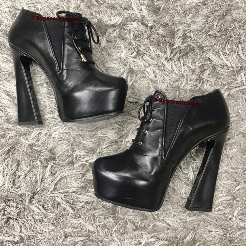 GIUSEPPE ZANOTI LACE-UP PLATFORM BOOTIES🔥